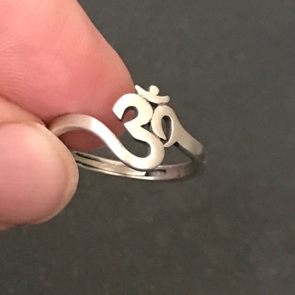 OM symbol sterling silver Adjustable ring - Picture 9 of 9